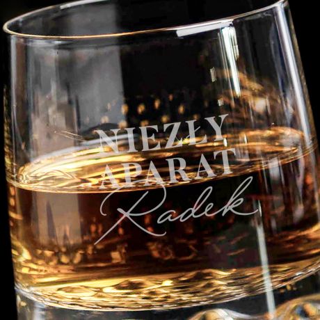 Elegancka szklanka do whiskey z grawerem NIEZY APARAT