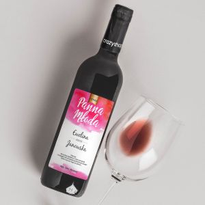 Czerwone wino personalizowane PANNA MODA prezent na panieski