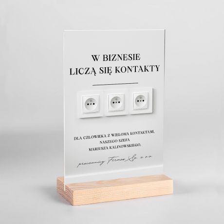 Akrylowa statuetka dla szefa LICZ� SI� KONTAKTY