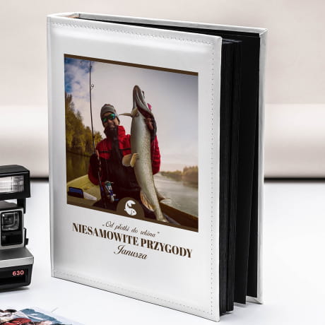 Album na zdjęcia personalizowany PRZYGODY prezent dla wędkarza