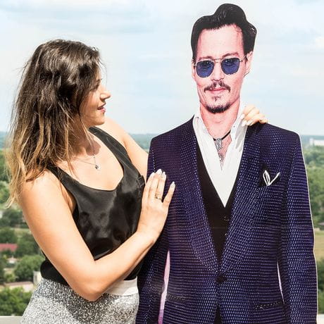 Kartonowa posta JOHNNY DEPP prezent na panieski