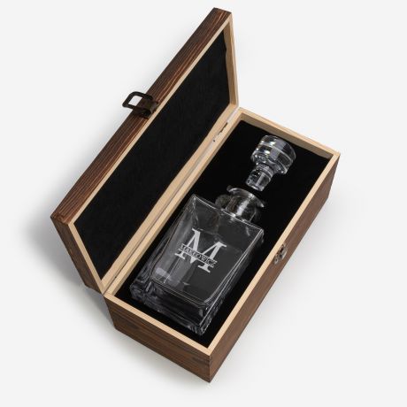 Elegancka karafka do whisky w skrzynce MONOGRAM