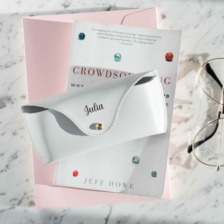 Szare etui na okulary Z IMIENIEM
