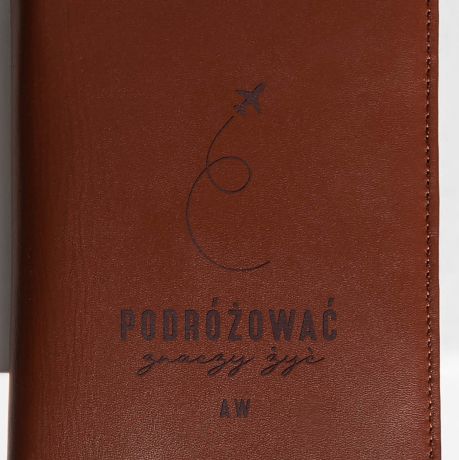 Etui na paszport PREZENT DLA PODRӯNIKA PERSONALIZOWANY