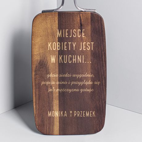 Deska z grawerem MIEJSCE KOBIETY prezent dla kobiety do kuchni