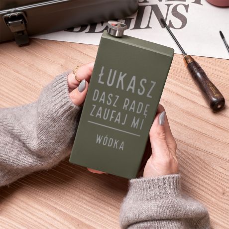 Grawerowana piersiwka ZAUFAJ prezent dla przyjaciela piersiwka z grawerem personalizowany prezent dla przyjaciela