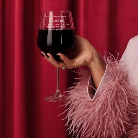 Grawerowany kieliszek do wina SKALA walentynkowa kieliszek do wina na prezent prezent walentynkowy dla niej