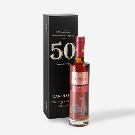 Koniak w skrzynce z grawerem ELEGANCKI PREZENT NA 50 URODZINY