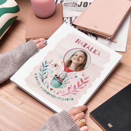 Ksika ze zdjciem dla dziewczynki W WIECIE BANIOWYCH PRZYGD