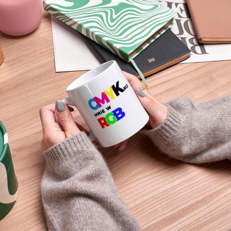 Kubek grafika CMYKNIJ MNIE W RGB