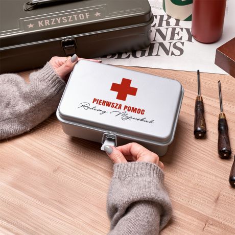 Metalowa skrzynka personalizowana APTECZKA mieszny prezent dla niej
