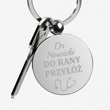 Metalowy brelok dla lekarza DO RANY PRZYӯ