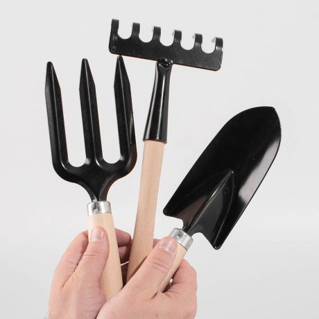 Narz�dzia ogrodowe w skrzynce PERSONALIZOWANY PREZENT Z OKAZJI PRZEJ�CIA NA EMERYTUR� prezent dla emeryta