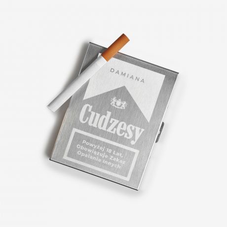 Personalizowana papiero�nica CUDZESY prezent na osiemnastk� dla kolegi