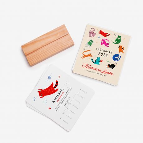 Personalizowany kalendarz biurkowy dla dzieci KOTKI