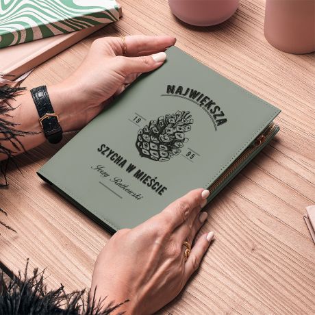 Personalizowany notes na zamek z grawerem SZYCHA prezent na urodziny prezent dla kolegi z pracy