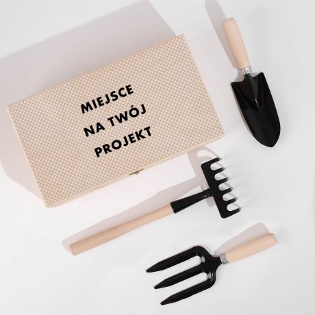 Personalizowany ZESTAW NARZ�DZI OGRODOWYCH w drewnianej skrzynce