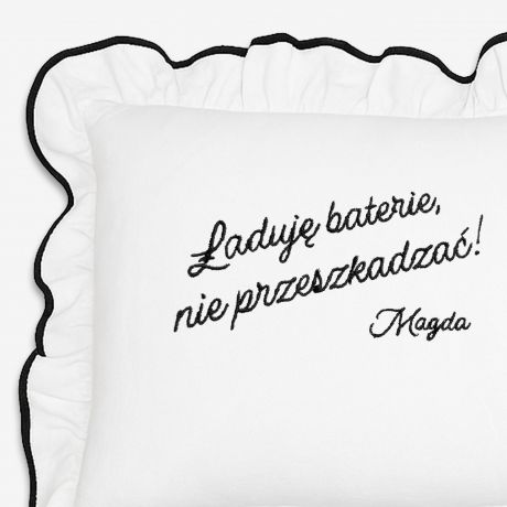 Poduszka z haftem NIE PRZESZKADZA� prezent dla �piocha