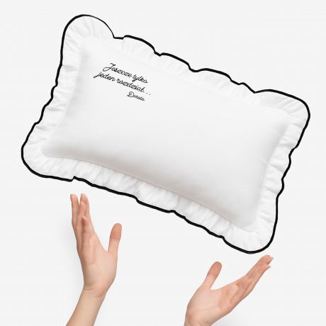 Poduszka z haftem dla mola ksi��kowego JESZCZE JEDEN ROZDZIA�