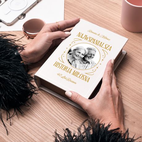 Pudeko na zdjcia w ksztacie ksiki HISTORIA MIOSNA prezent na rocznic