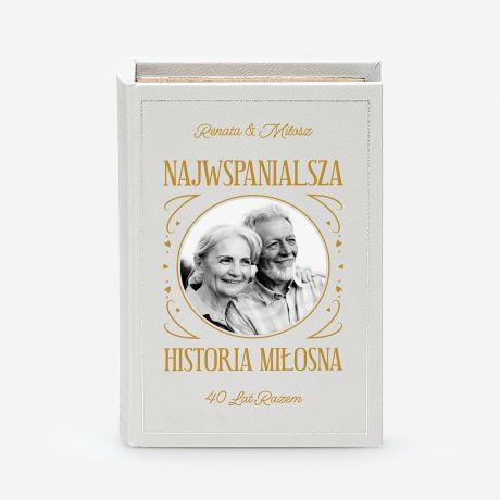 Pudeko na zdjcia w ksztacie ksiki HISTORIA MIOSNA prezent na rocznic