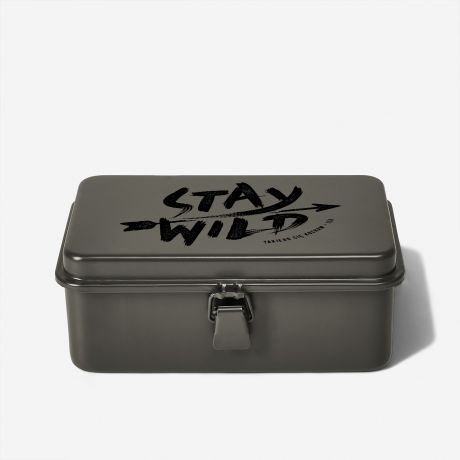 Skrzyneczka metalowa STAY WILD praktyczny prezent dla ma