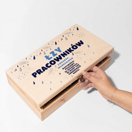 Skrzynka na dwa wina ZY PRACOWNIKW zabawny prezent dla szefa personalizowana skrzynka na prezent dla szefa