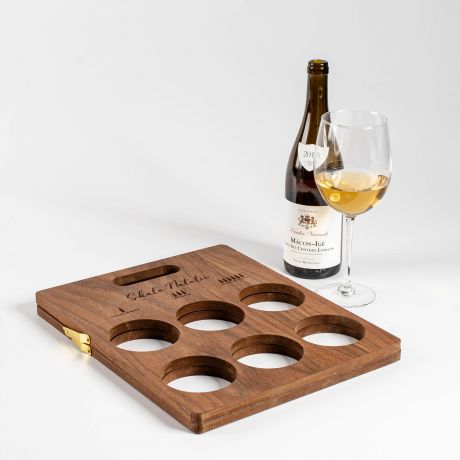 Stojak na wino z drewna SKALA zabawny prezent dla przyjaciki
