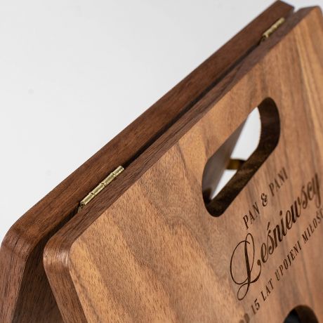 Personalizowany stojak na wino UPOJENI MIOCI prezent na rocznic lubu
