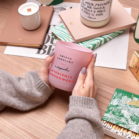 �wieca O ZAPACHU WYPALENIA ZAWODOWEGO prezent dla wsp�pracownika �wieca zapachowa na prezent �wieca z napisem