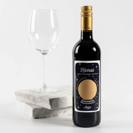 Czerwone wino ze zdrapk CO PRZYNIESIE CI PRZYSZO pomys na prezent dla niego