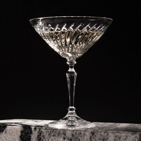 Kryształowe kieliszki do martini