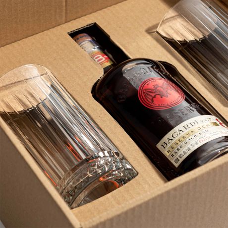 Rum ze szklankami PREZENT NA ROCZNIC LUBU DLA PARY