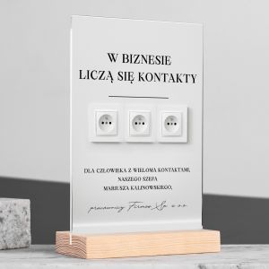 Akrylowa statuetka dla szefa LICZ� SI� KONTAKTY