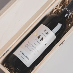 Czerwone wino personalizowane w skrzynce PODZIKOWANIA DLA MAMY