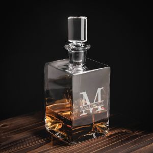 Grawerowana karafka do whisky POMYS NA ELEGANCKI PREZENT