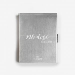 Grawerowana papiero�nica M�ODO�� KOCHA DYM prezent dla palacza