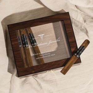 Humidor grawerowany ELEGANCKI PREZENT DLA LEKARZA