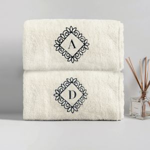 Komplet ręcznikłw łazienkowych Z INICJAŁEM praktyczny prezent do domu
