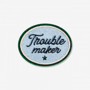 Naszywka ze �miesznym haftem TROUBLE MAKER haftowana naszywka naszywka z napisem oryginalny upominek