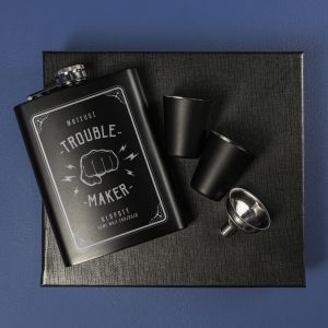 Zestaw piersiwka i kieliszki TROUBLE MAKER prezent dla faceta