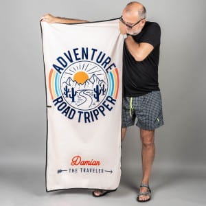 Ręcznik z nadrukiem ADVENTURE prezent dla podróżników