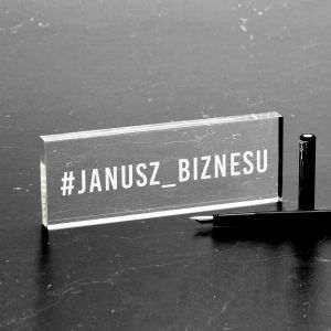 Tabliczka akrylowa na biurko HASZTAG mieszny prezent dla kolegi z pracy