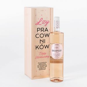 Wino w skrzynce drewnianej �ZY PRACOWNIK�W prezent dla szefowej wino na prezent wino w skrzynce