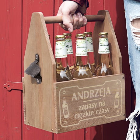 Grawerowane nosid�o na piwo ZAPASY NA CIʯKIE CZASY prezent dla m�czyzny