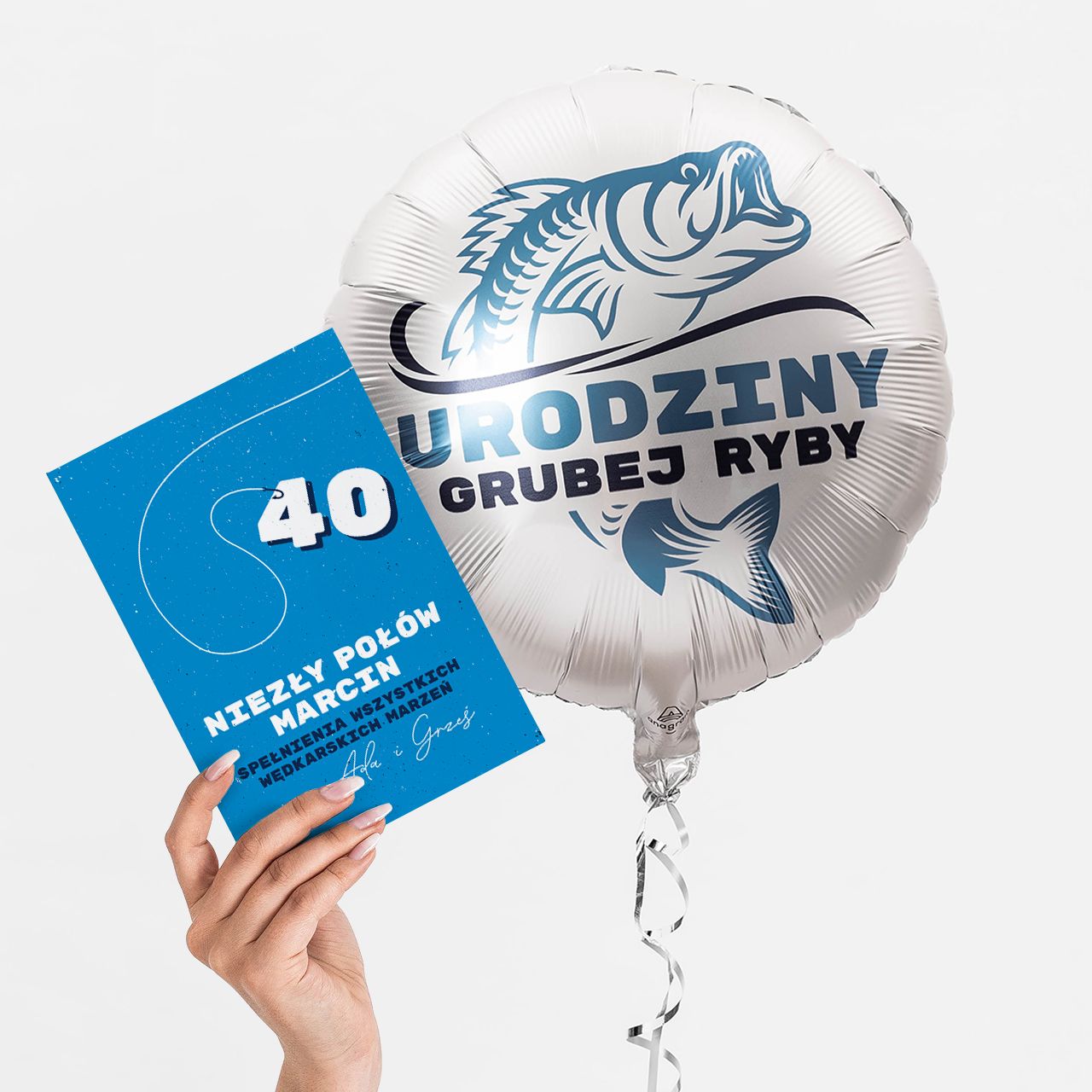 Balon wypełniony helem z personalizowaną kartką PREZENT NA 40 URODZINY DLA WĘDKARZA