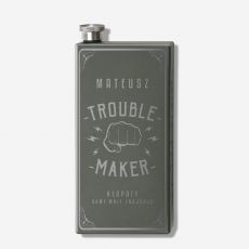 Grawerowana piersiwka na alkohol TROUBLE MAKER prezent dla faceta