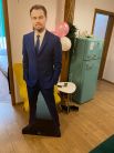 Zdjcie osoby, ktra kupia Kartonowy LEONARDO DICAPRIO gadet dla mionika kina