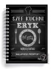 Zdjcie osoby, ktra kupia Notatnik personalizowany MENU prezent dla pasjonata gotowania